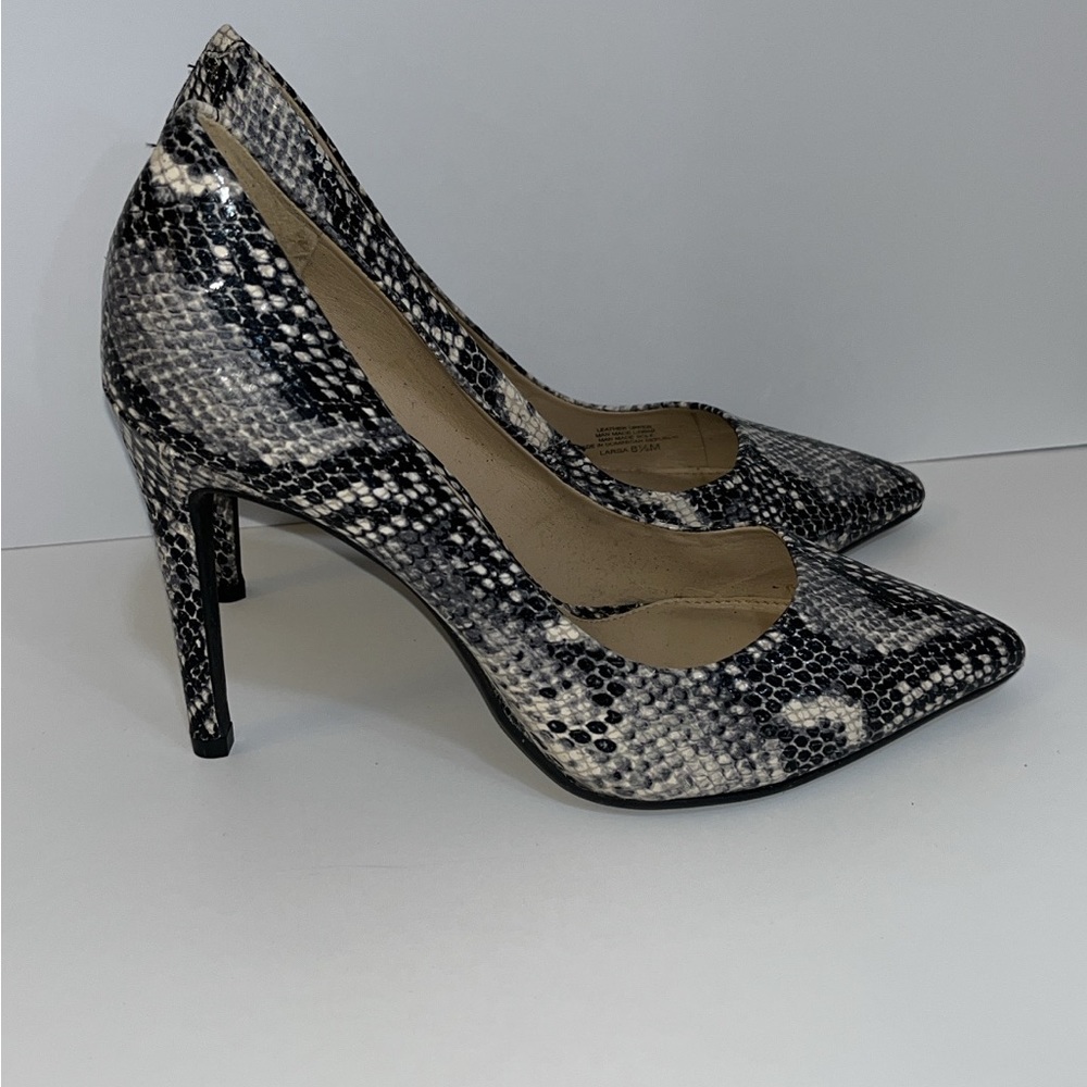 Gianni Bini Snakeskin Animal Print Gray White Pumps Heels 8.5